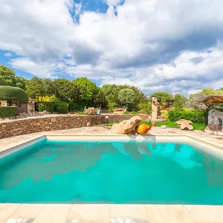 Filomena Con Piscina By Searly Agrustos