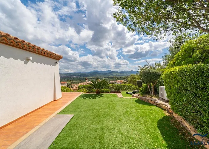 Filomena Con Piscina By Searly Agrustos